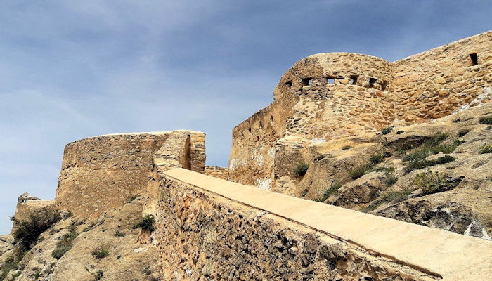 Explora Peñas de San Pedro